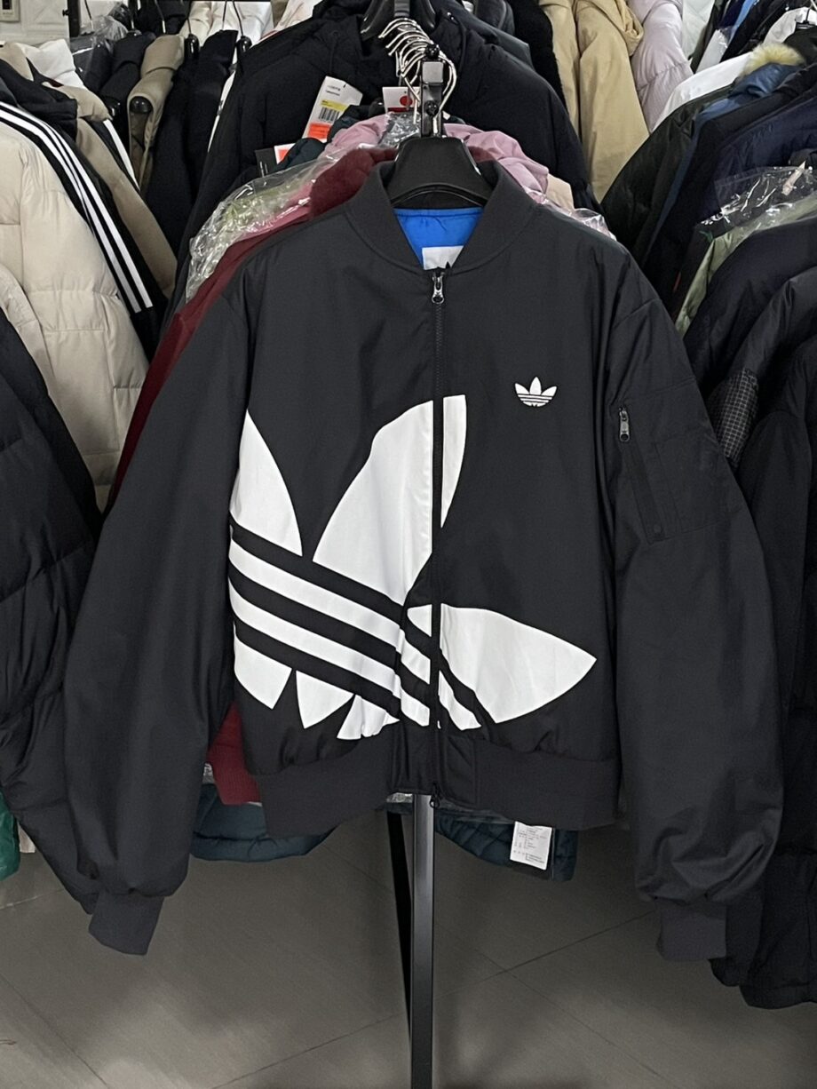 [สินค้ามือหนึ่ง] ADIDAS เสื้อเเจ็คเก็ต ราคาขาย 2500 บาท Code: JL8380