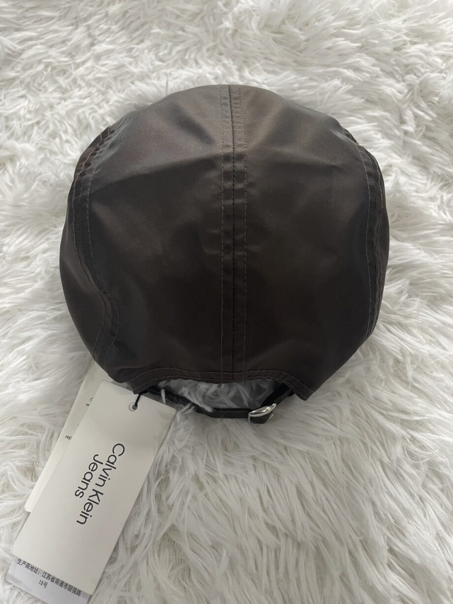 [สินค้ามือสอง] CALVIN KLEIN JEANS หมวกแก็ป ราคาขาย 500 บาท Code: HX0293 202 รุ่น: Monogram Logo 5 Panel Cap