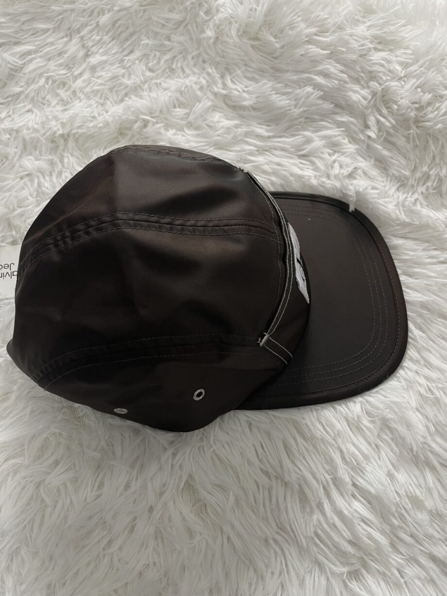 [สินค้ามือสอง] CALVIN KLEIN JEANS หมวกแก็ป ราคาขาย 500 บาท Code: HX0293 202 รุ่น: Monogram Logo 5 Panel Cap