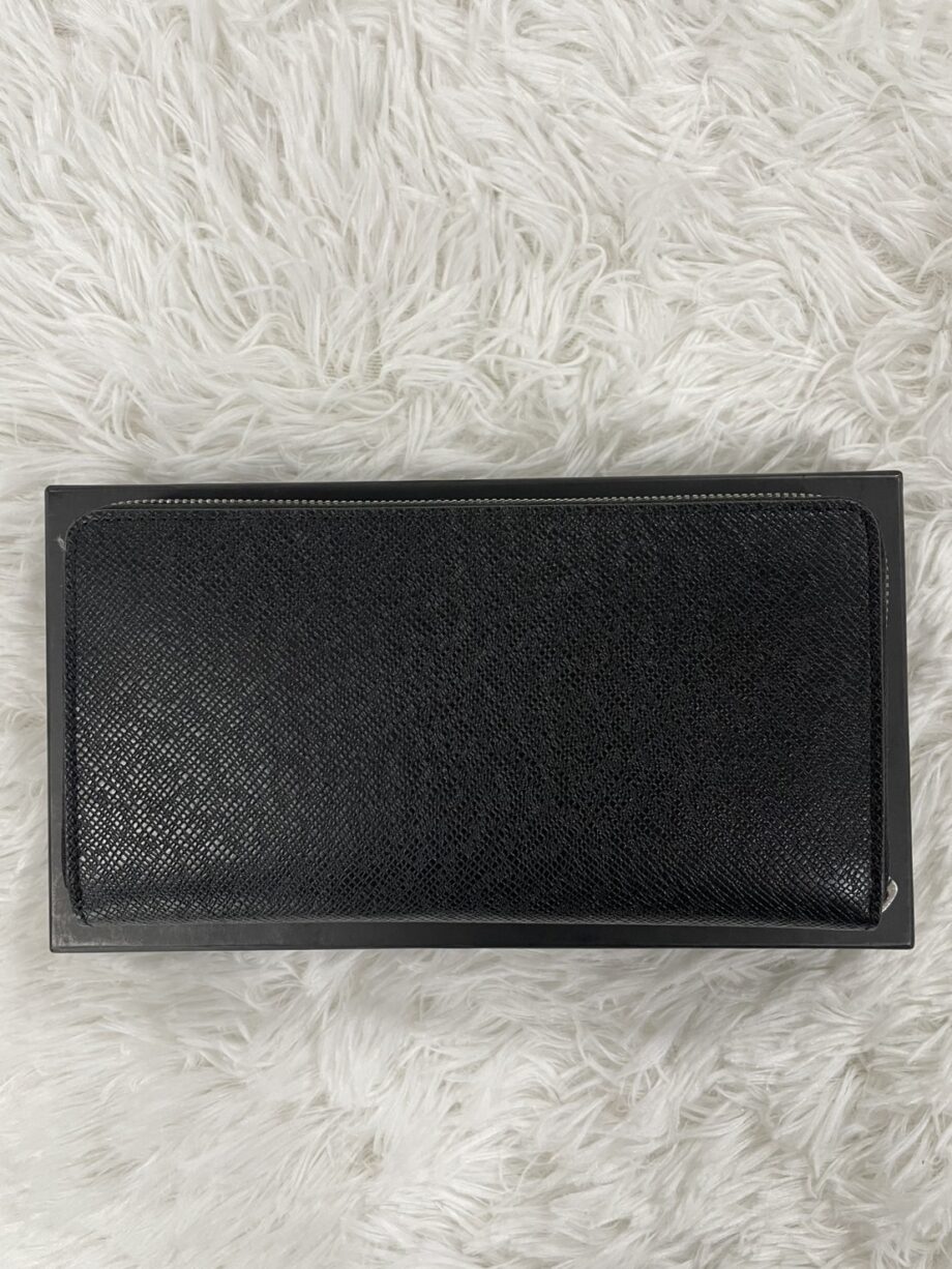 [สินค้ามือสอง] HUGO BOSS กระเป๋าสตางค์ ราคาขาย 1500 บาท Code: 50311743 001