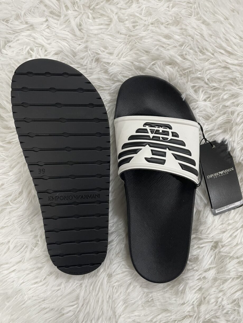 [สินค้ามือสอง] EMPORIO ARMANI รองเท้าแตะ ราคาขาย 800 บาท Code: XJPM16 XN872 S962