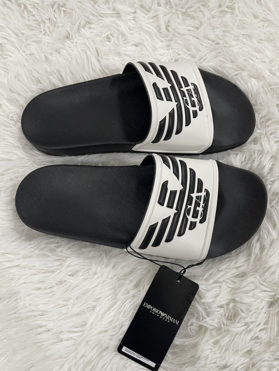 [สินค้ามือสอง] EMPORIO ARMANI รองเท้าแตะ ราคาขาย 800 บาท Code: XJPM16 XN872 S962