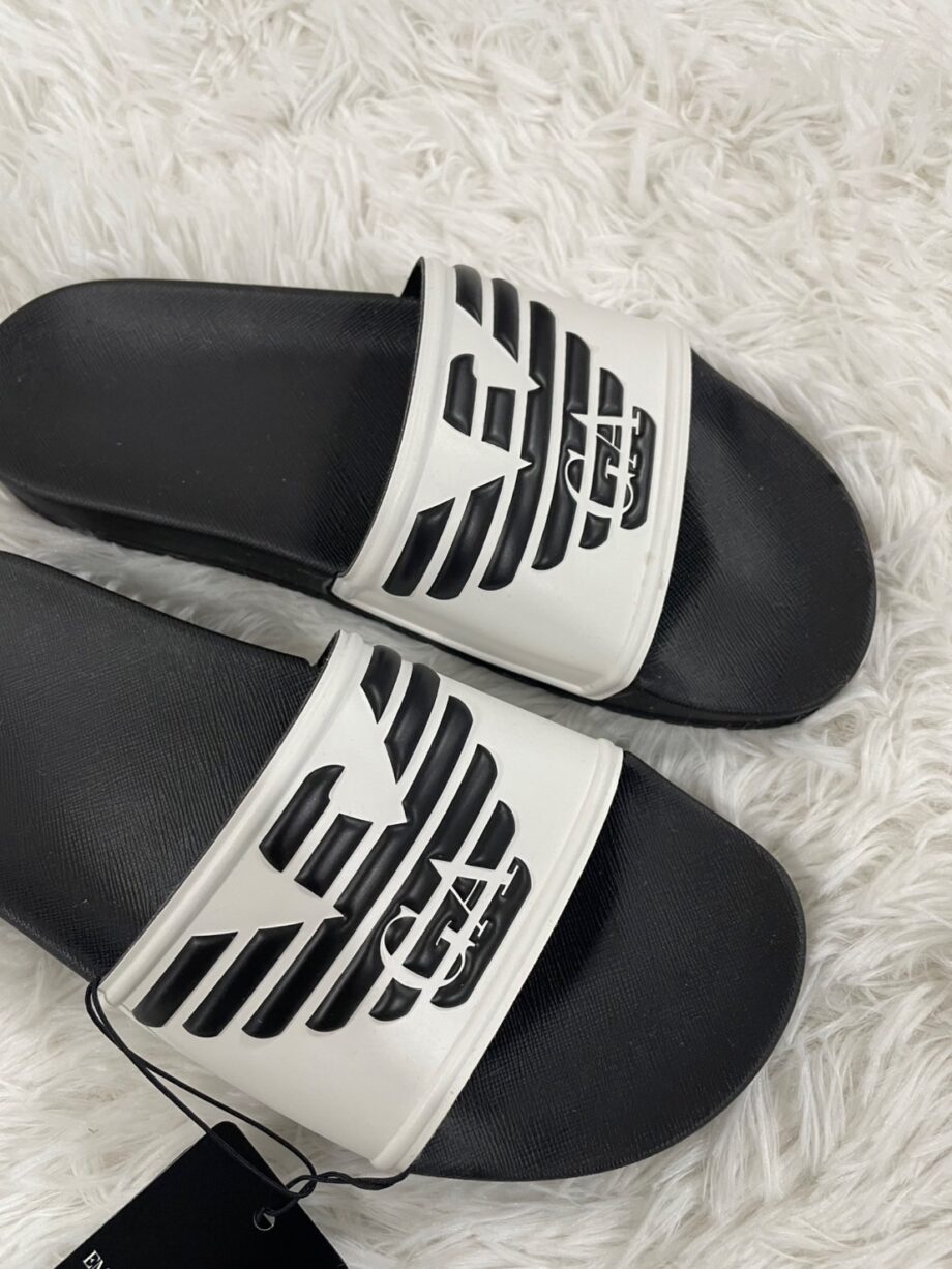 [สินค้ามือสอง] EMPORIO ARMANI รองเท้าแตะ ราคาขาย 800 บาท Code: XJPM16 XN872 S962