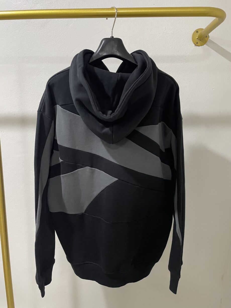 [สินค้ามือสอง] REEBOK เสื้อเสื้อสเวตเตอร์ ราคาขาย 400 บาท Code: HS1276