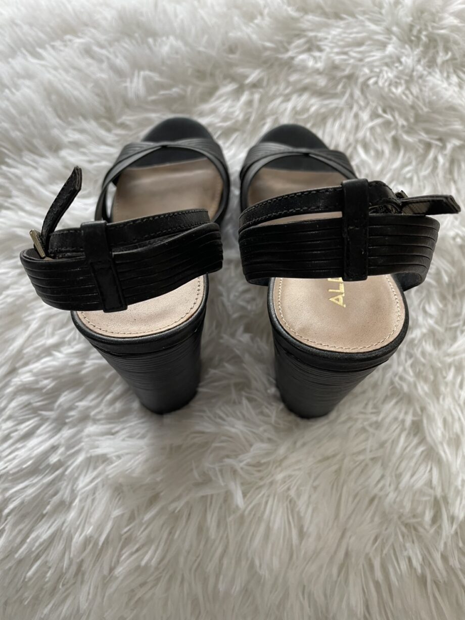 [สินค้ามือสอง] ALDO รองเท้าส้นสูง ราคาขาย 300 บาท Code: 684444407085