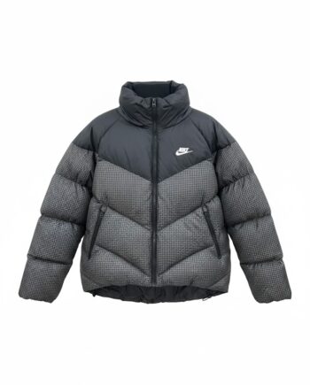 [สินค้ามือหนึ่ง] NIKE เสื้อแจ็คเก็ต ราคาขาย 2,500 บาท Code: FB8788-010