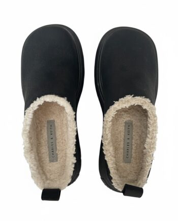 [สินค้ามือหนึ่ง] CHARLES & KEITH รองเท้าสลิปออน ราคาขาย 300 บาท Code: 0173SLMCB36