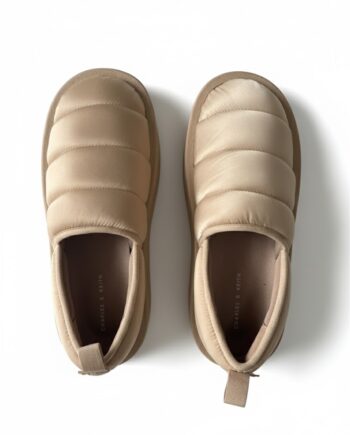 [สินค้ามือหนึ่ง] CHARLES & KEITH รองเท้าสลิปออน ราคาขาย 300 บาท Code: 0174SLPOBE37