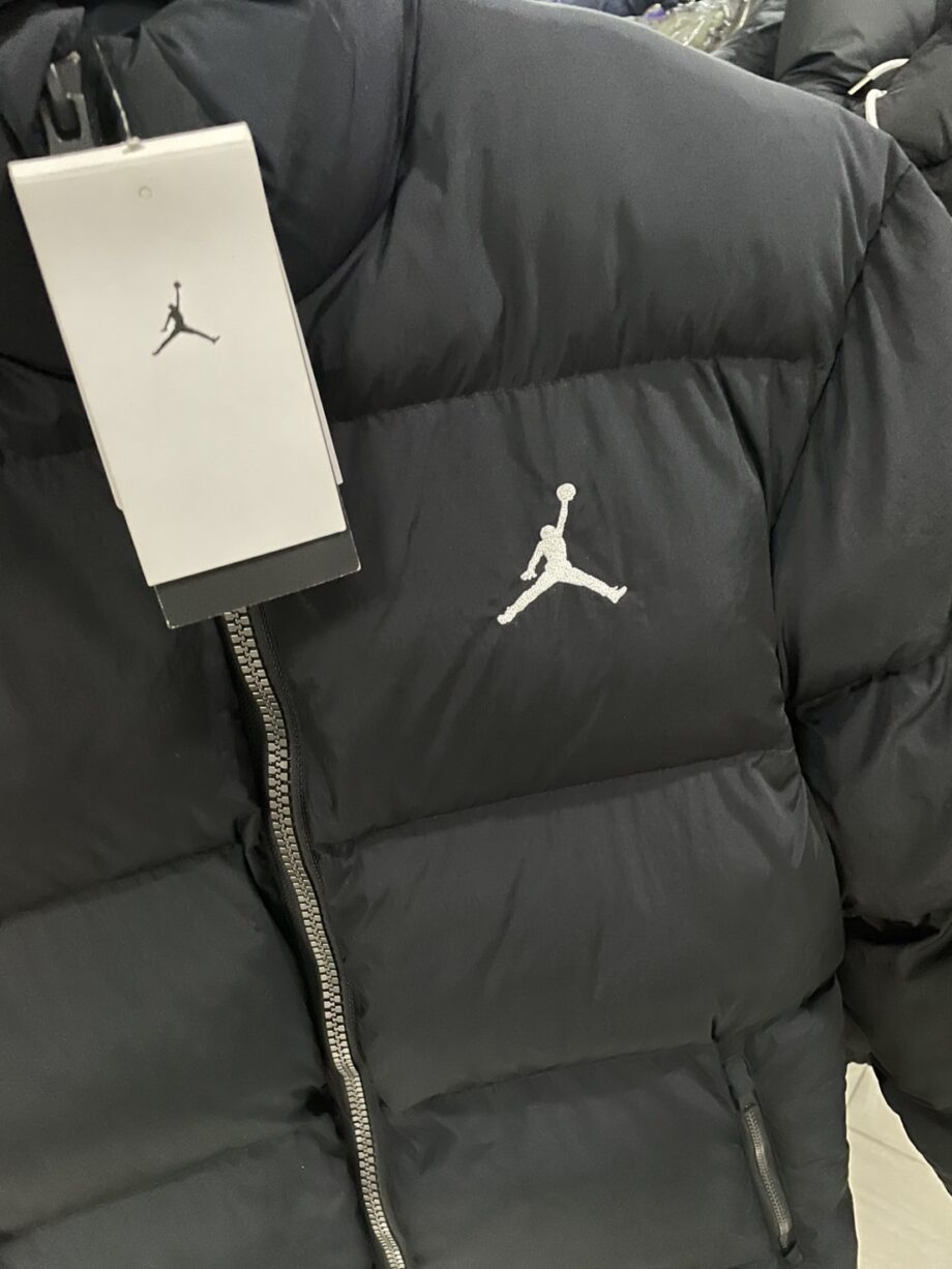 <b>[สินค้ามือหนึ่ง]</b> JORDAN เสื้อแจ็คเก็ต ราคาขาย 2,500 บาท Code: FB7332-010