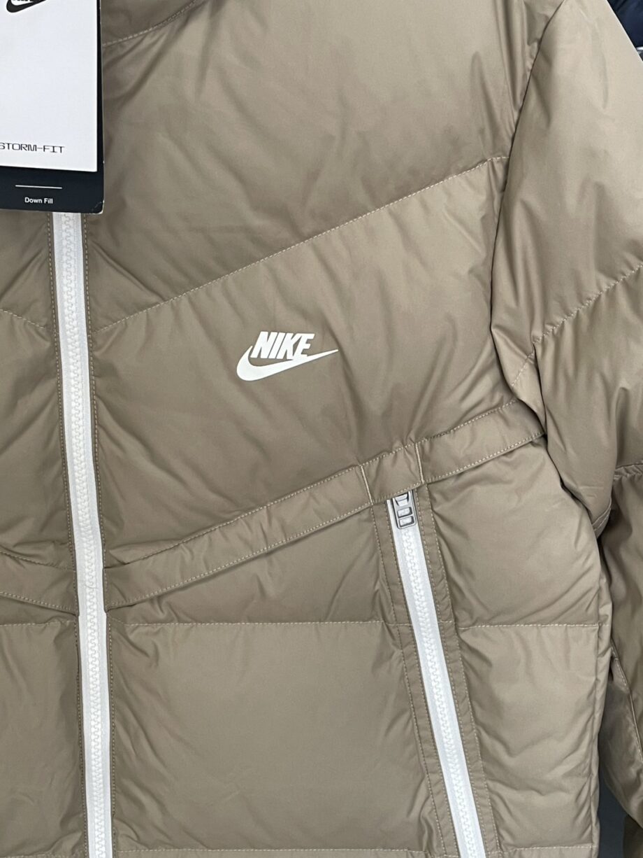<b>[สินค้ามือหนึ่ง]</b> NIKE เสื้อโค้ท ราคาขาย 3,400 บาท Code: DV1134-247