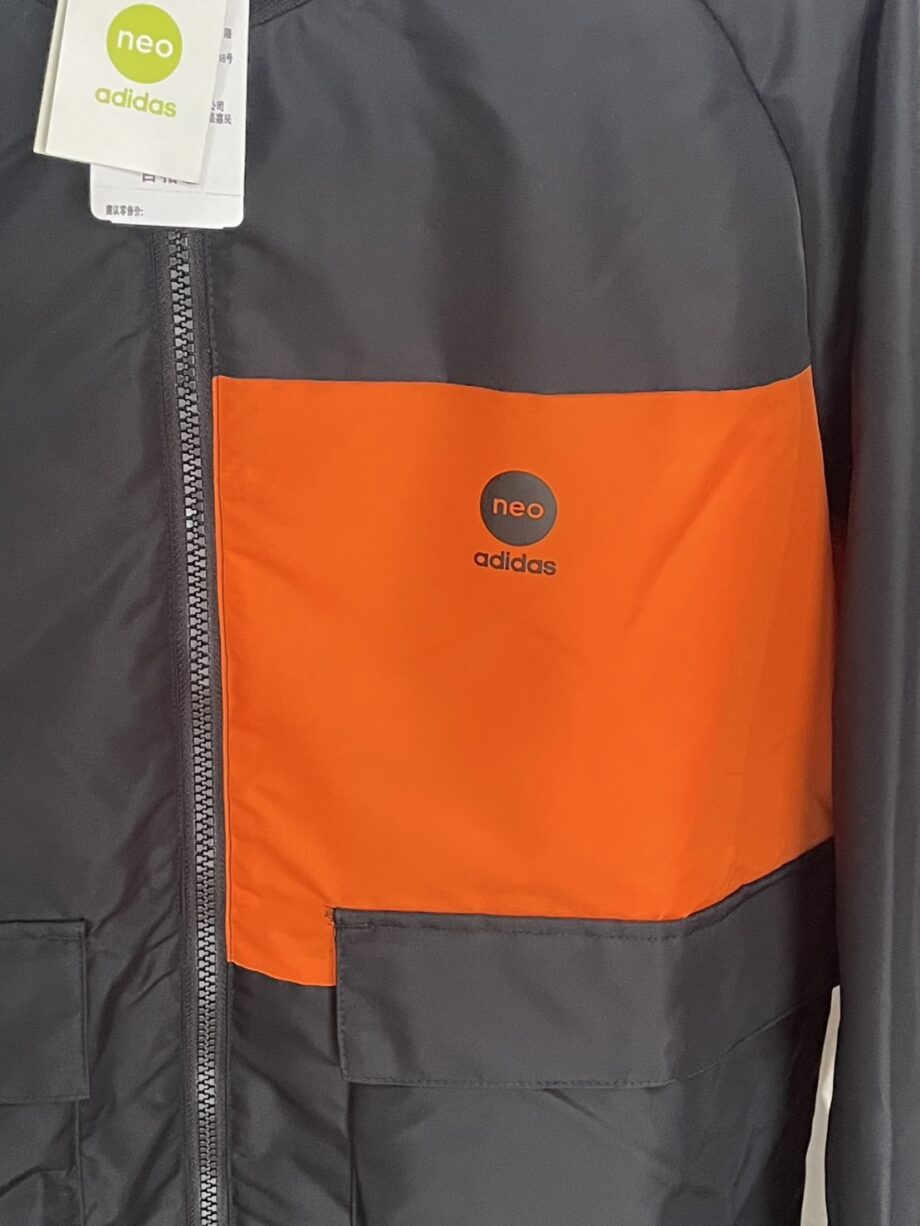 <strong>[สินค้ามือหนึ่ง]</strong> ADIDAS เสื้อแจ็คเก็ต ราคาขาย 1,900 บาท Code: HD4638
