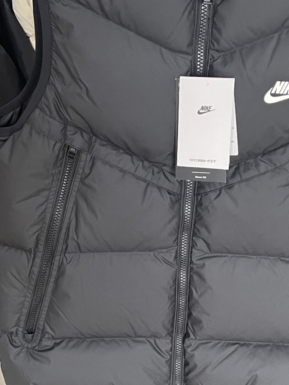 [สินค้ามือหนึ่ง] NIKE เสื้อกั๊ก ราคาขาย 2,200 Code:DD6818-010 รุ่น: NIKE STORMFIT DUCK DOWN