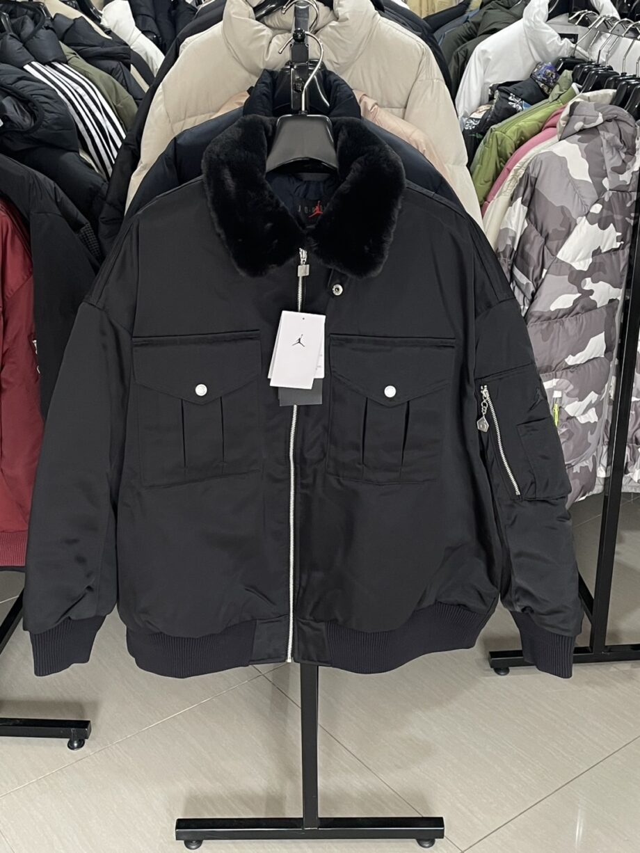 <b>[สินค้ามือหนึ่ง]</b> JORDAN เสื้อแจ็คเก็ต ราคาขาย 2,900 บาท Code: FB5089-010