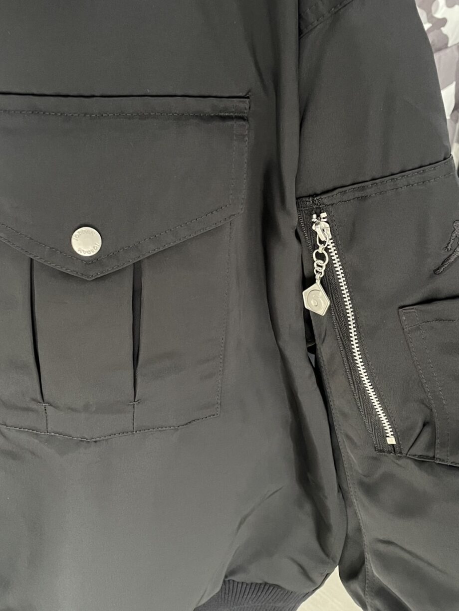 <b>[สินค้ามือหนึ่ง]</b> JORDAN เสื้อแจ็คเก็ต ราคาขาย 2,900 บาท Code: FB5089-010