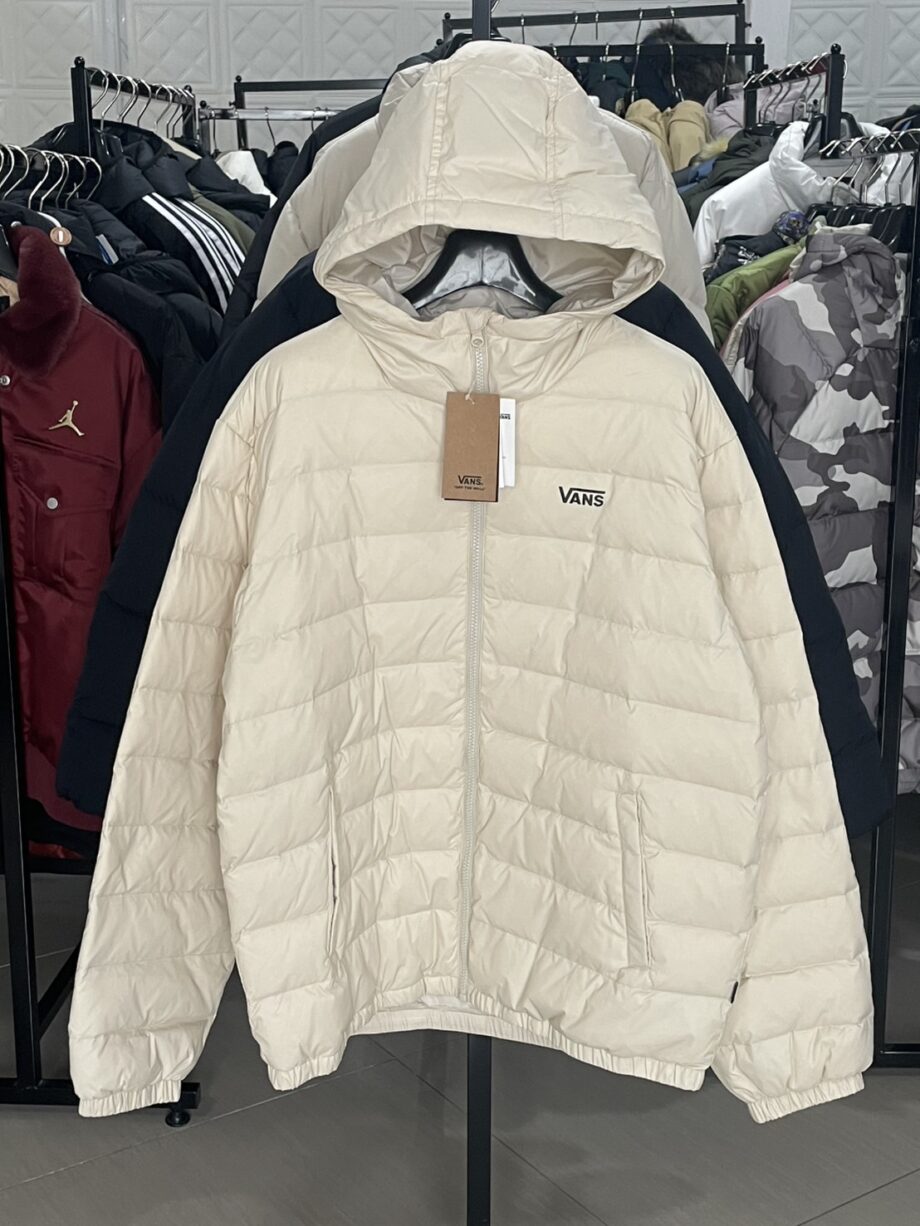 [สินค้ามือหนึ่ง] VANS เสื้อแจ็คเก็ต ราคาขาย 2,200 บาท Code: VN0A54F19M8