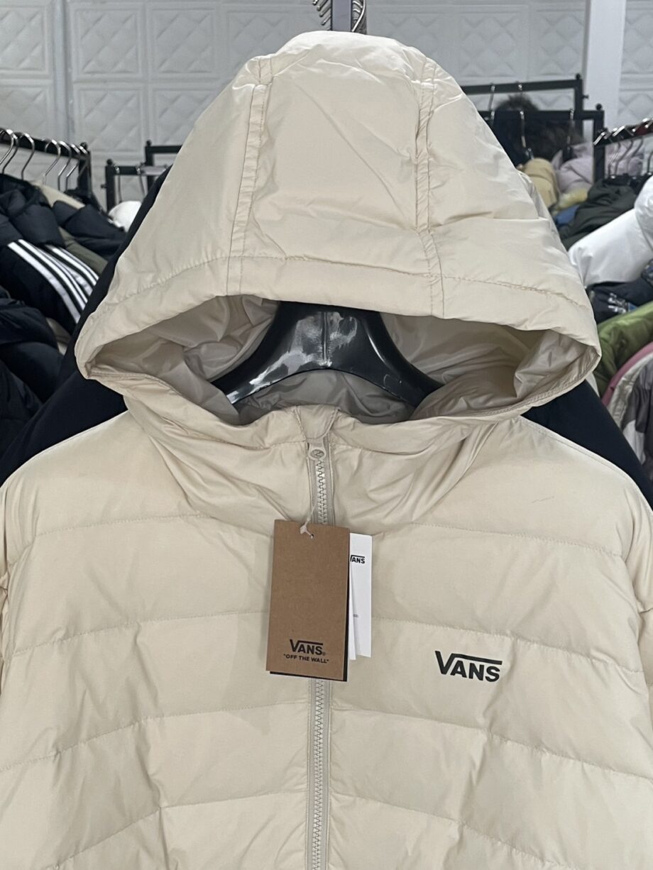 [สินค้ามือหนึ่ง] VANS เสื้อแจ็คเก็ต ราคาขาย 2,200 บาท Code: VN0A54F19M8