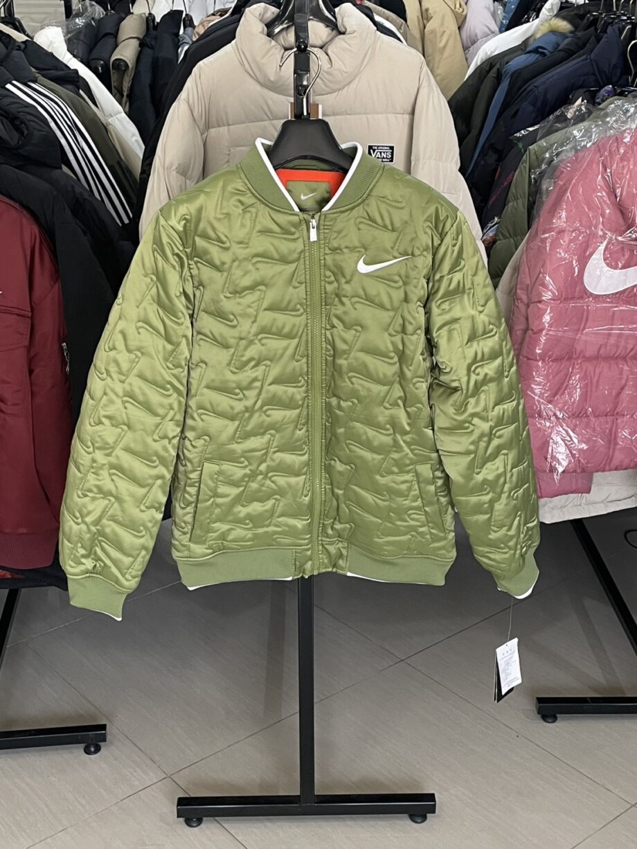 <b>[สินค้ามือสอง]</b> NIKE เสื้อเเจ็คเก็ต<br/>ราคาขาย 2,200 บาท Code:FD9297-334