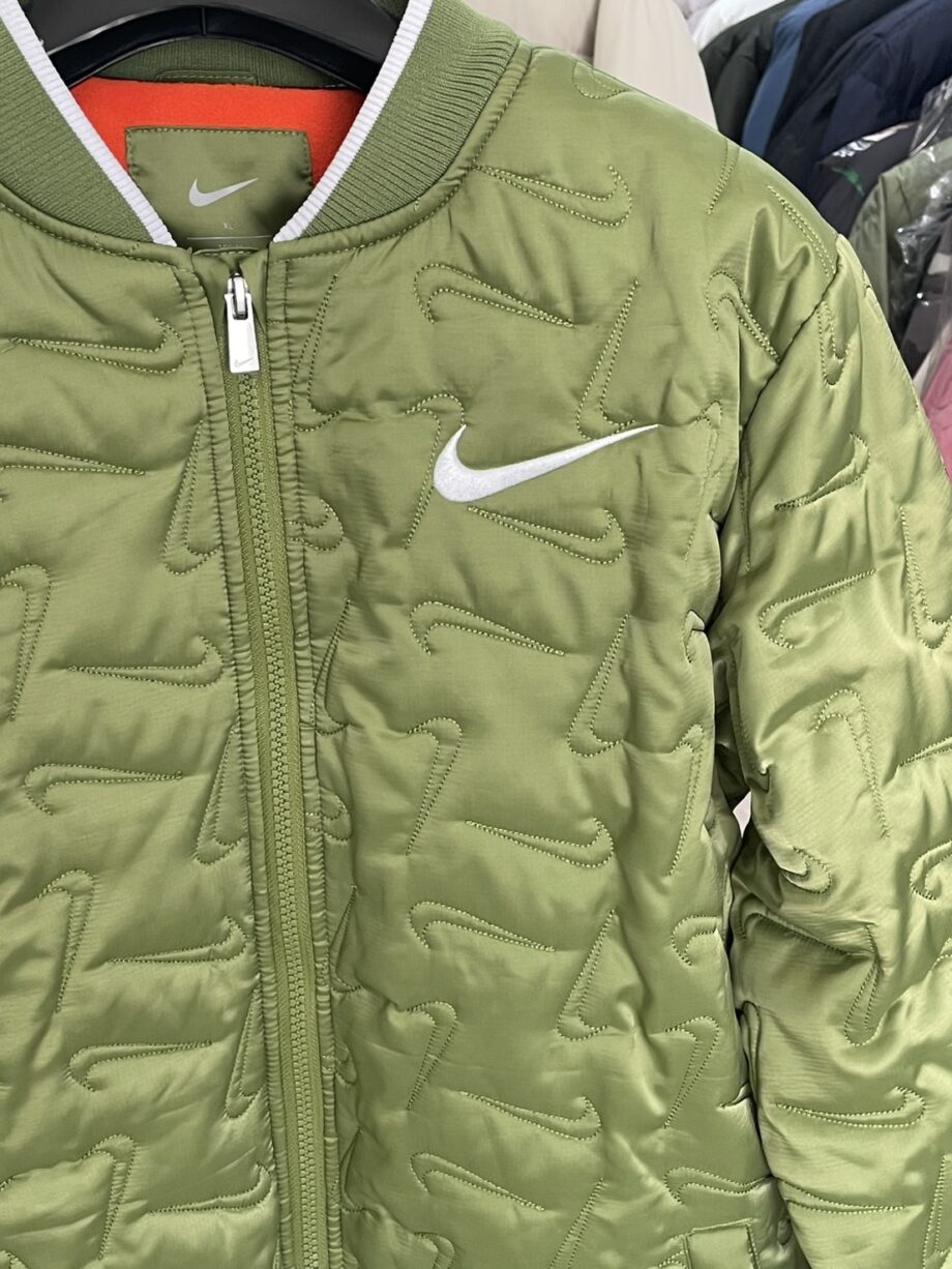 <b>[สินค้ามือสอง]</b> NIKE เสื้อเเจ็คเก็ต<br/>ราคาขาย 2,200 บาท Code:FD9297-334